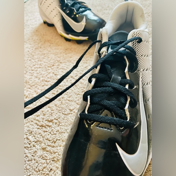 Nike Softball Cleats - Picture 6 of 6